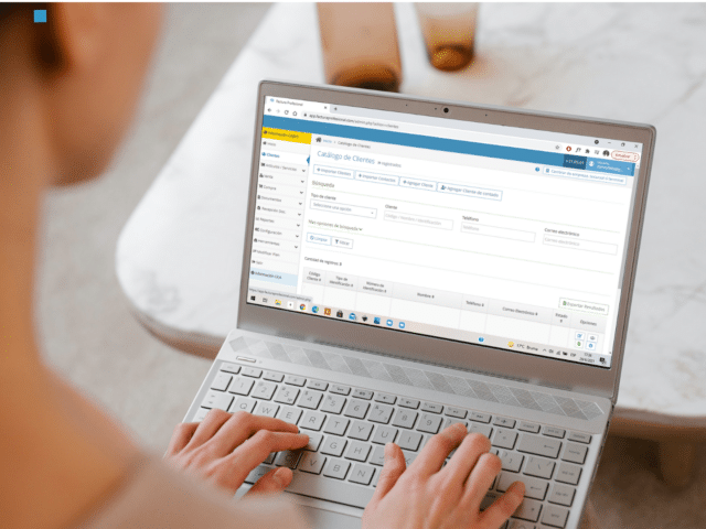 ¿Cómo agregar clientes a su facturador digital?